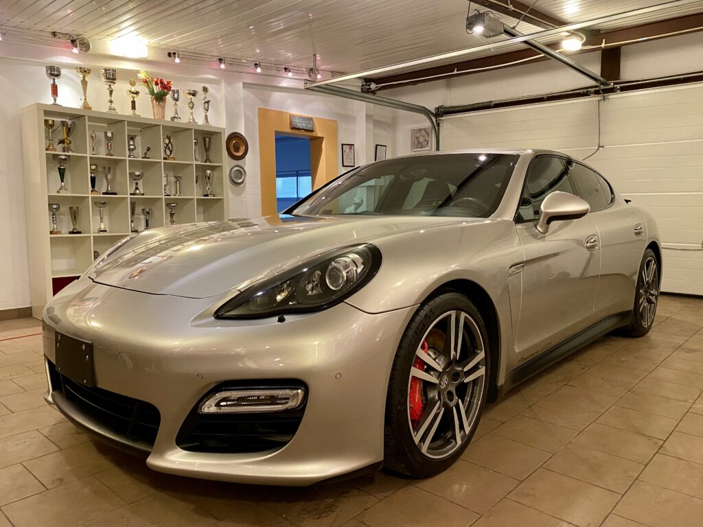 2012 Porsche Panamera GTS PDK